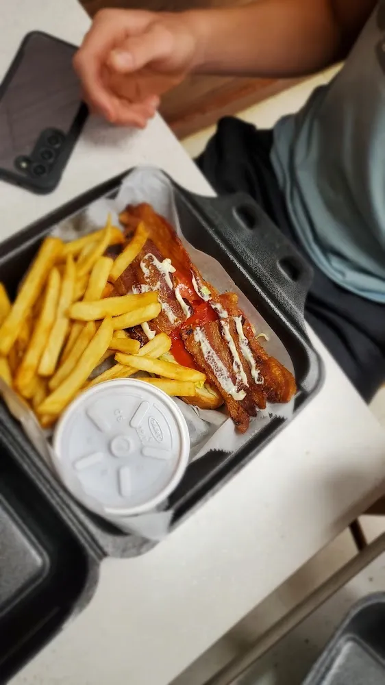 blt Sandwich with Fries